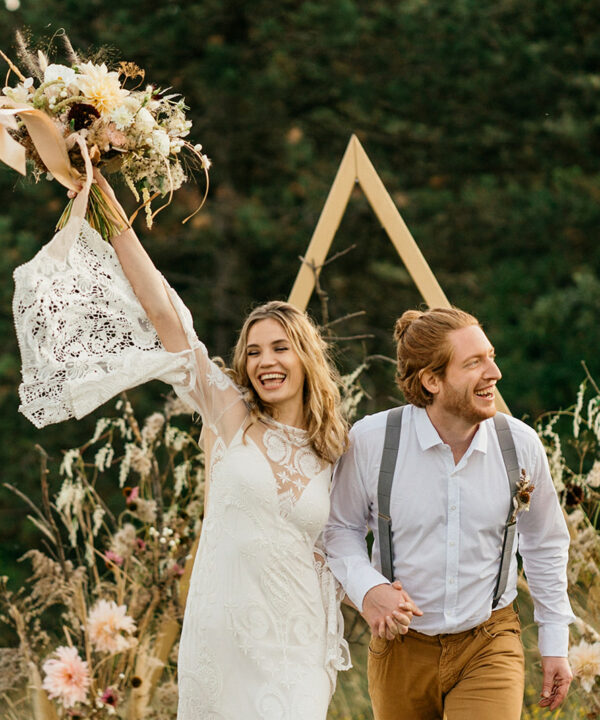 Boho Hochzeit goldenes Dreieck Backdrop